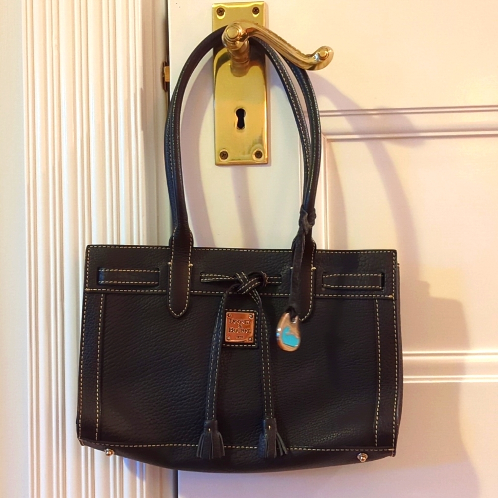 Dooney & Bourke black shoulder bag